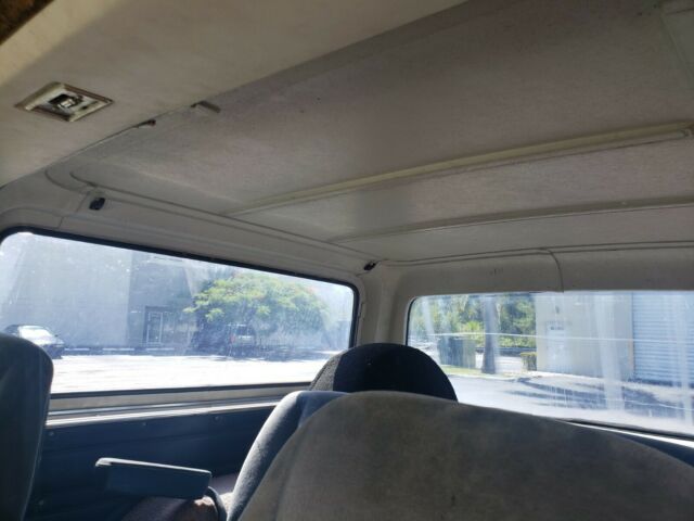 1986 White Chevrolet Blazer SUV