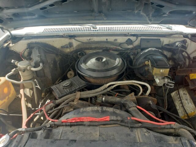 1986 White Chevrolet Blazer SUV