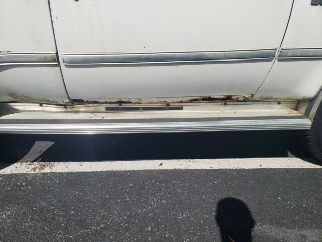 1986 White Chevrolet Blazer SUV