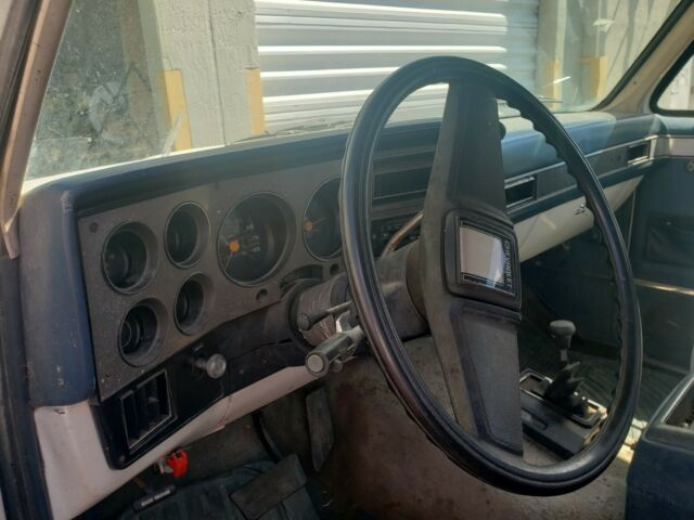 1986 White Chevrolet Blazer SUV