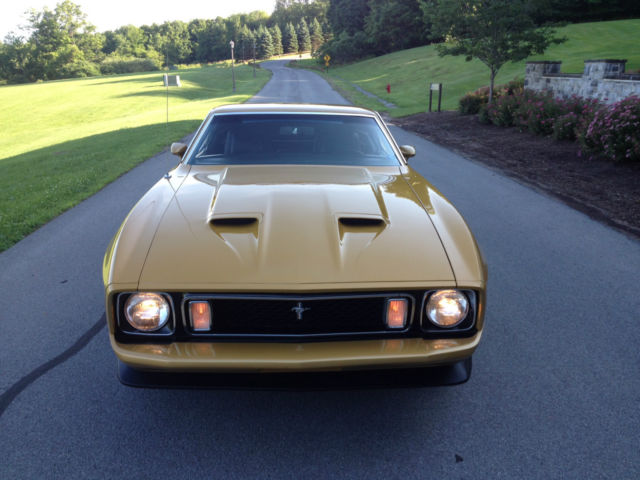 1973 GOLD Ford Mustang Coupe