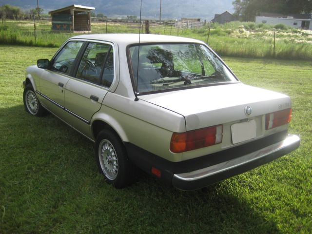 1985 Silver BMW 3-Series Sedan