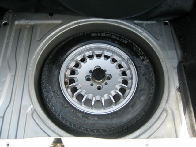 1985 Silver BMW 3-Series Sedan