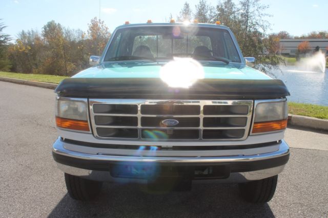 1994 two tone Ford F-250 Standard Cab Pickup