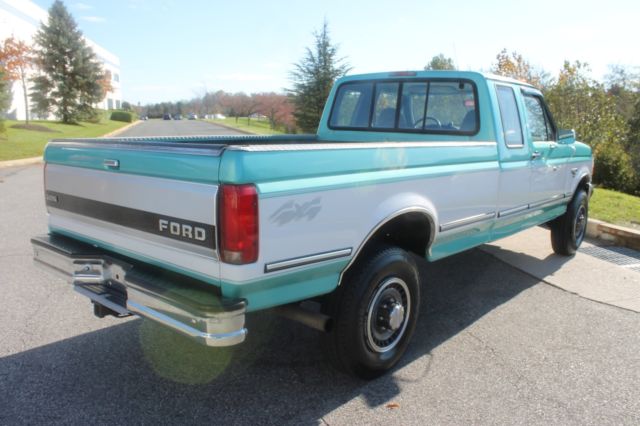 1994 two tone Ford F-250 Standard Cab Pickup
