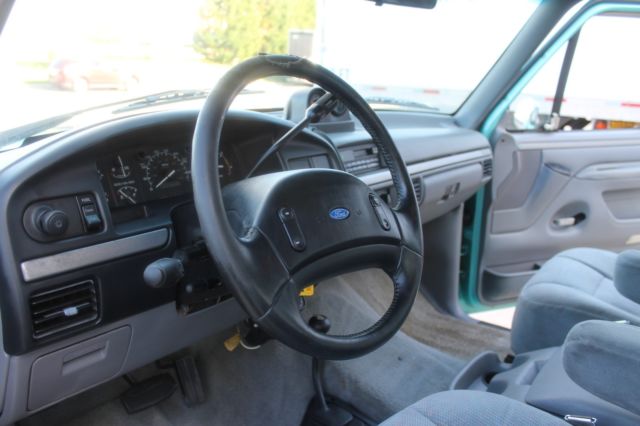 1994 two tone Ford F-250 Standard Cab Pickup