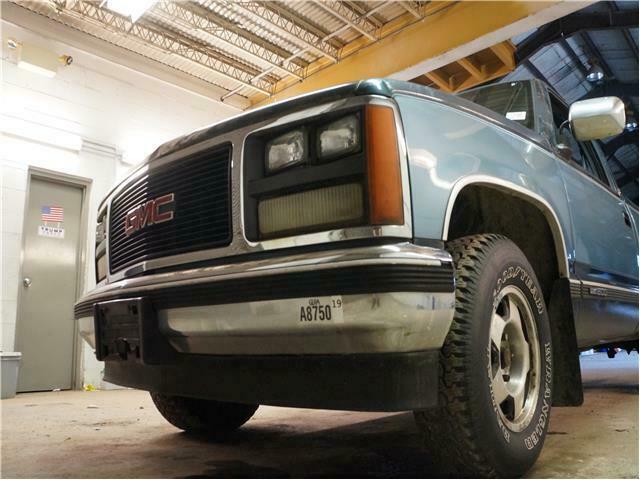 1988 Blue GMC 1/2 Ton Pickups --