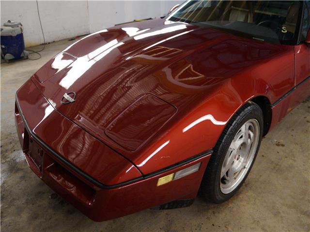 1990 Burgundy Chevrolet Corvette --