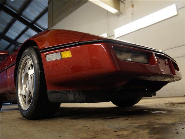 1990 Burgundy Chevrolet Corvette --