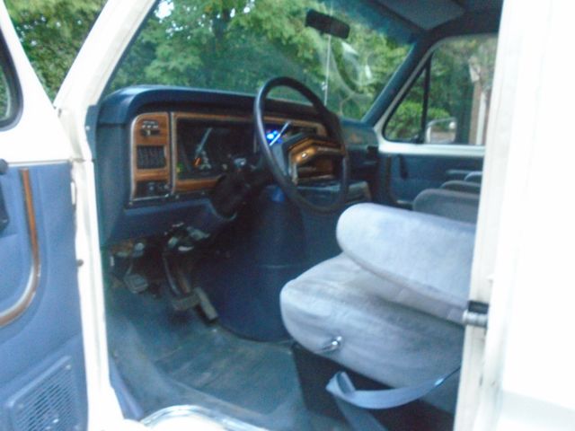 1990 WHITE Ford E-Series Van Extended Passenger Van