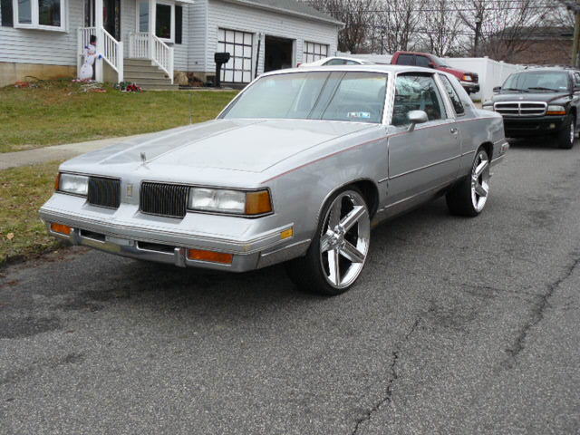 1987 Silver Oldsmobile Cutlass Coupe