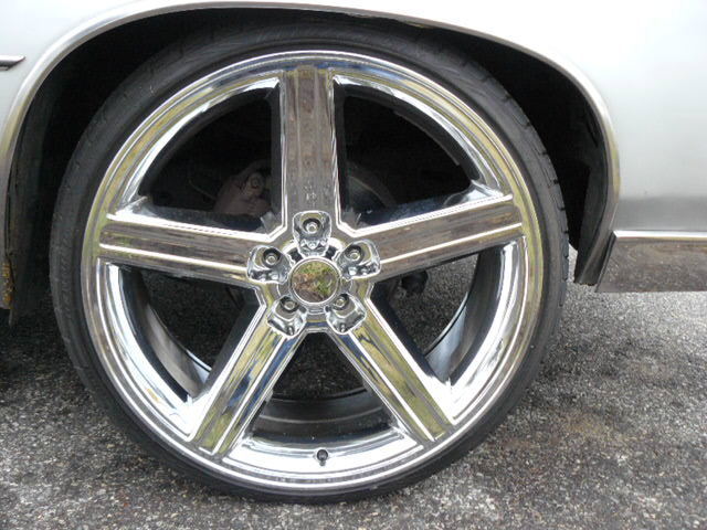 1987 Silver Oldsmobile Cutlass Coupe