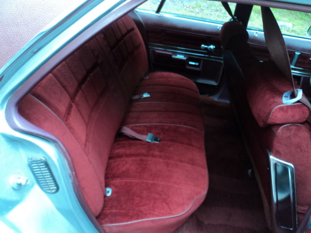 1976 Silver Oldsmobile Eighty-Eight sedan