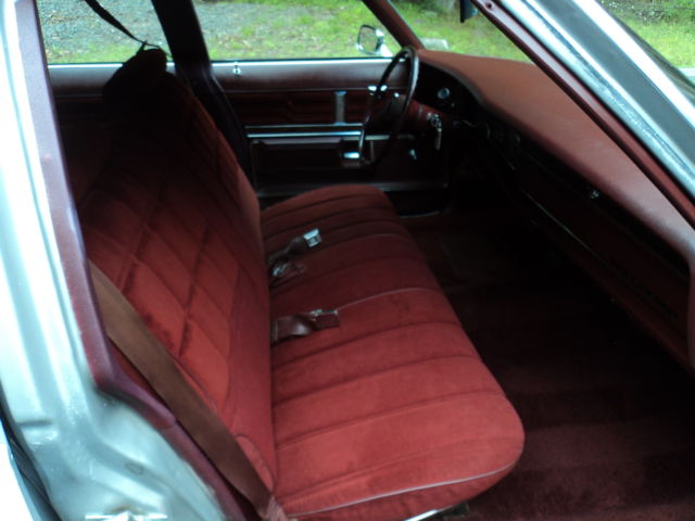 1976 Silver Oldsmobile Eighty-Eight sedan