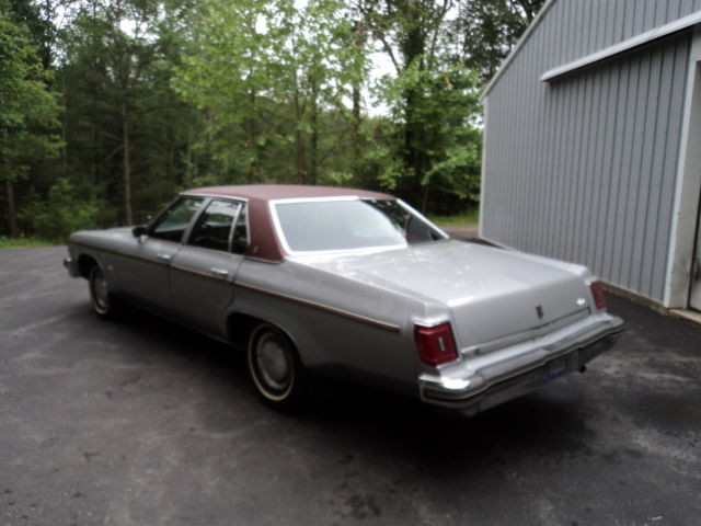 1976 Silver Oldsmobile Eighty-Eight sedan