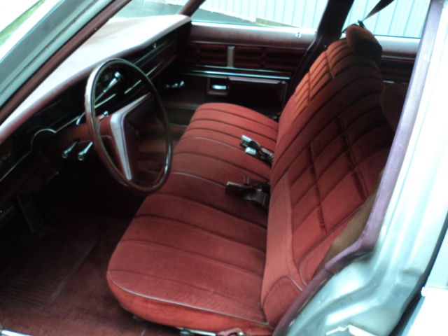 1976 Silver Oldsmobile Eighty-Eight sedan