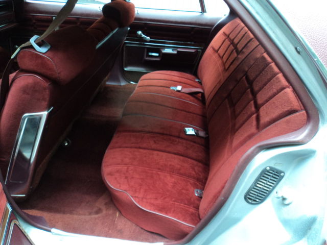 1976 Silver Oldsmobile Eighty-Eight sedan