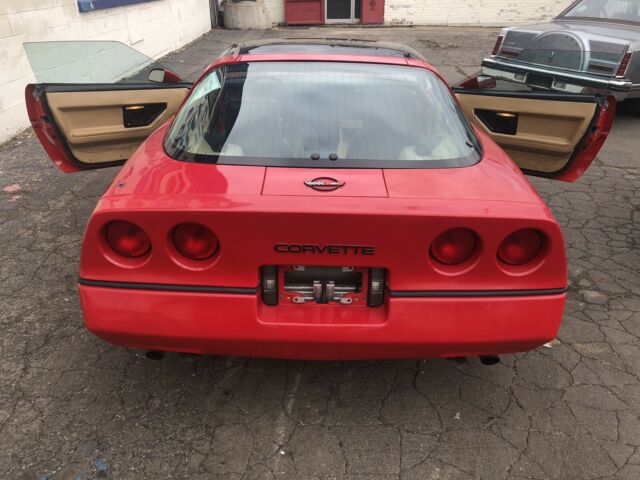 1985 Red Chevrolet Corvette Hatchback