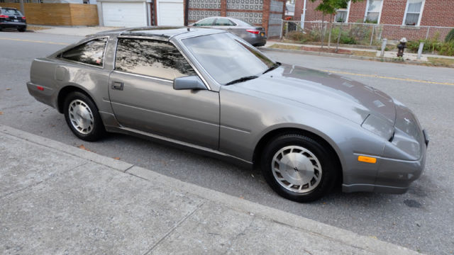 1987 Gray Nissan 300ZX Hatchback