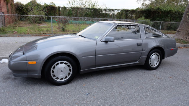 1987 Gray Nissan 300ZX Hatchback