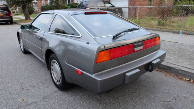 1987 Gray Nissan 300ZX Hatchback
