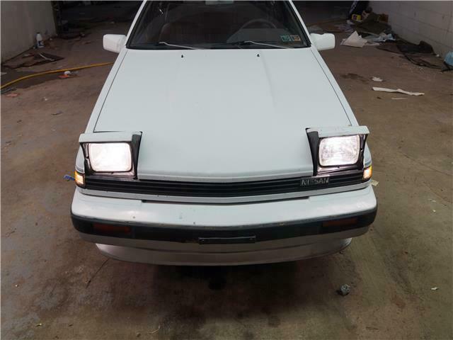 1987 White Nissan 200SX Hatchback / Coupe
