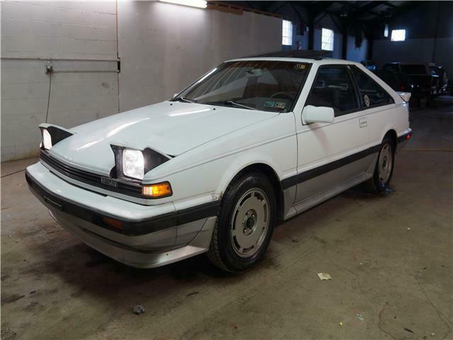 1987 White Nissan 200SX Hatchback / Coupe