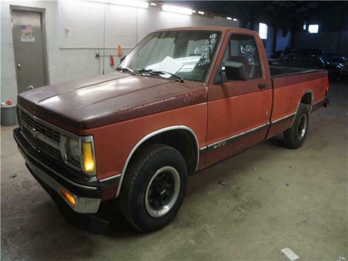 1992 Red Chevrolet S-10 Truck