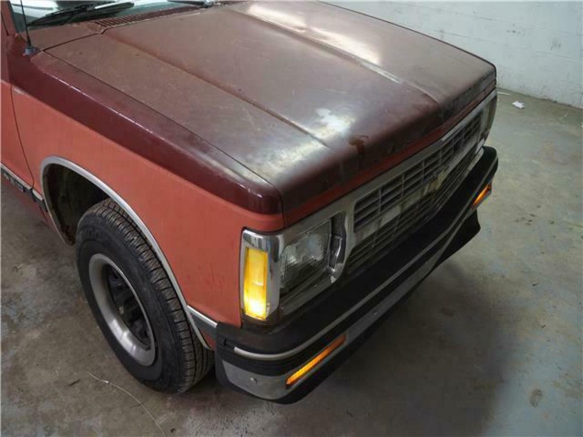 1992 Red Chevrolet S-10 Truck