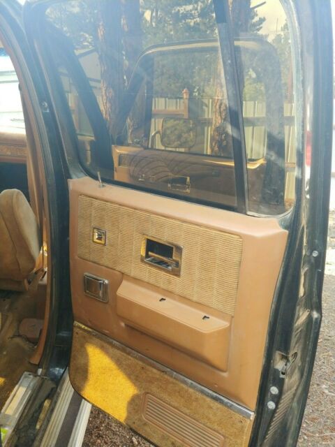 1989 Chevrolet Suburban SUV