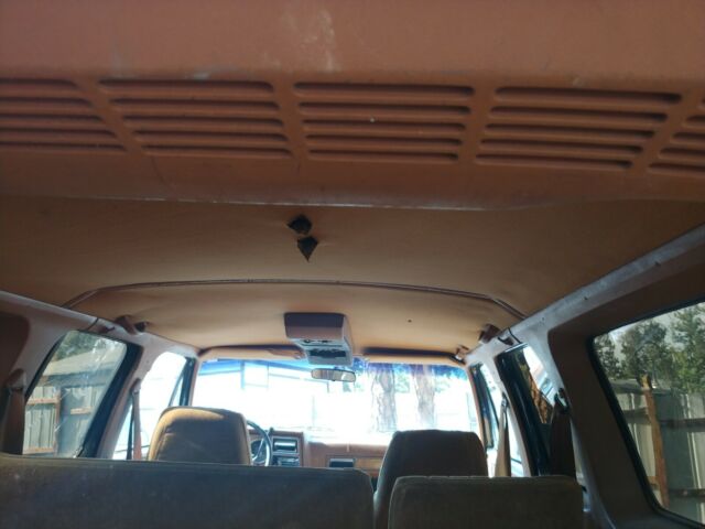 1989 Chevrolet Suburban SUV