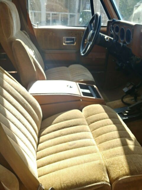 1989 Chevrolet Suburban SUV