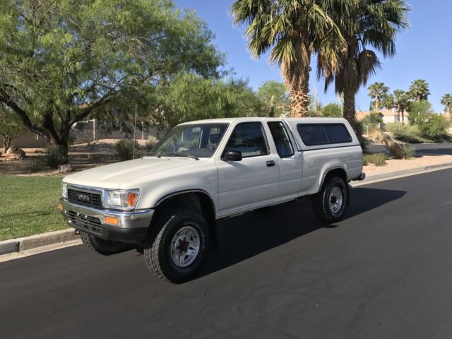 1989 WHITE Toyota TOYOTA PICKUP Extended Cab Pickup