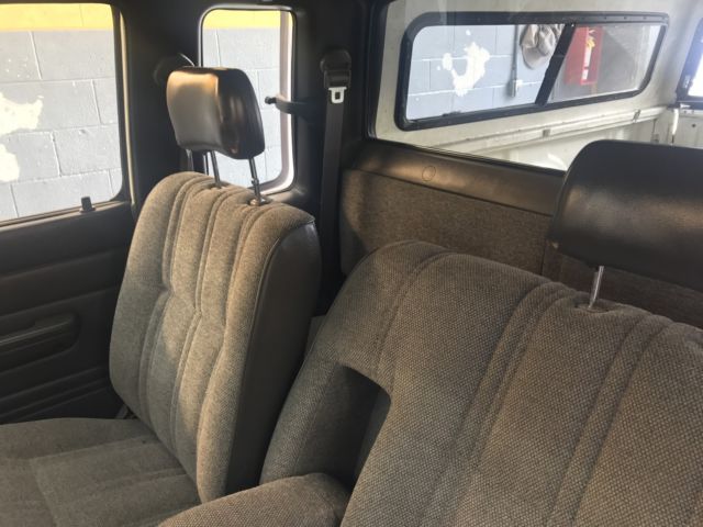 1989 WHITE Toyota TOYOTA PICKUP Extended Cab Pickup