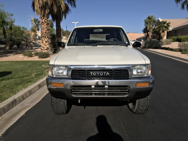 1989 WHITE Toyota TOYOTA PICKUP Extended Cab Pickup
