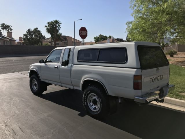 1989 WHITE Toyota TOYOTA PICKUP Extended Cab Pickup