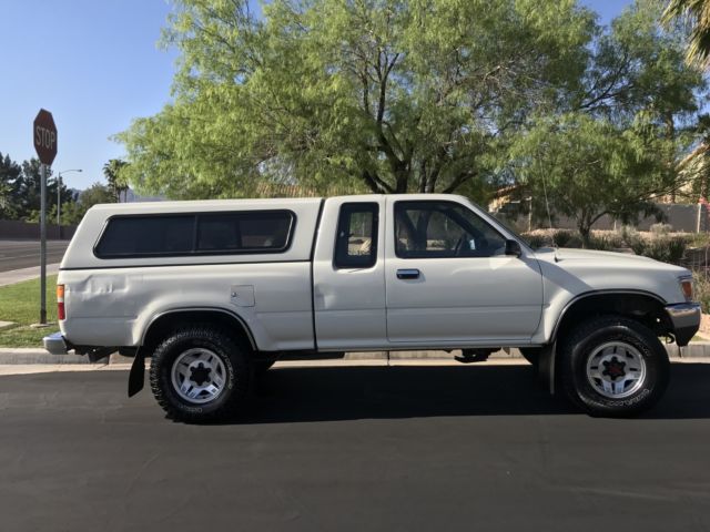 1989 WHITE Toyota TOYOTA PICKUP Extended Cab Pickup