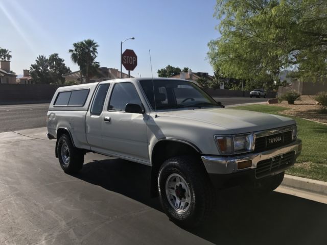 1989 WHITE Toyota TOYOTA PICKUP Extended Cab Pickup