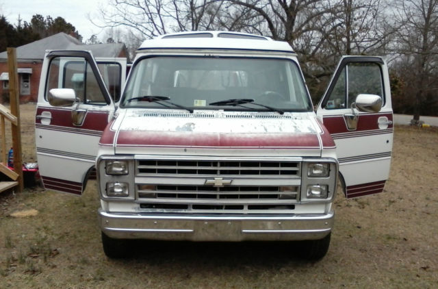 1987 White Chevrolet G20 Van Conversion
