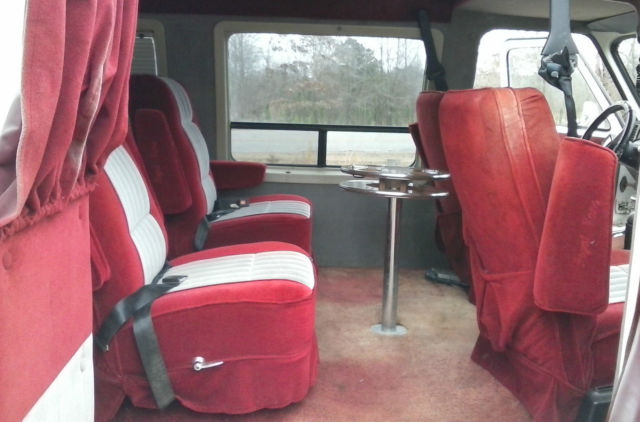 1987 White Chevrolet G20 Van Conversion