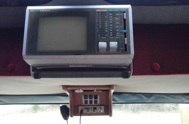 1987 White Chevrolet G20 Van Conversion