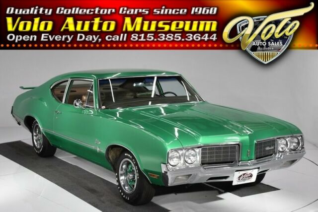 1970 Green Oldsmobile Cutlass Coupe