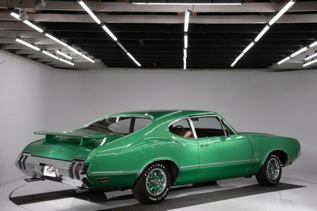 1970 Green Oldsmobile Cutlass Coupe
