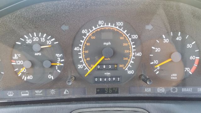 1991 White Mercedes-Benz 500-Series Convertible