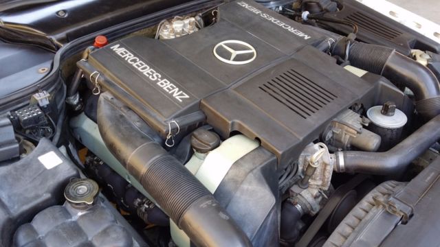 1991 White Mercedes-Benz 500-Series Convertible