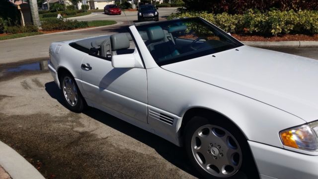 1991 White Mercedes-Benz 500-Series Convertible