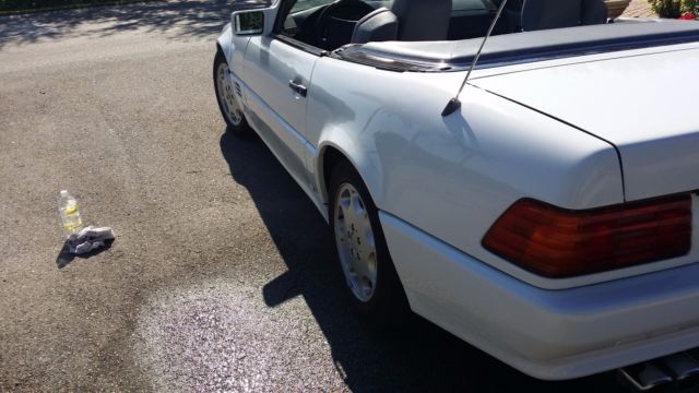 1991 White Mercedes-Benz 500-Series Convertible