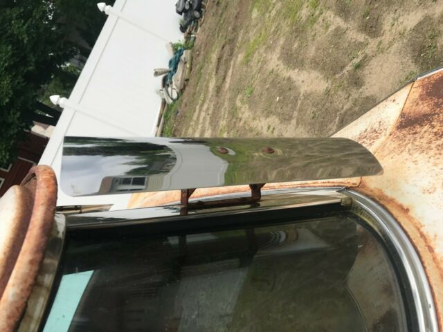 1960 White Chevrolet Impala Wagon