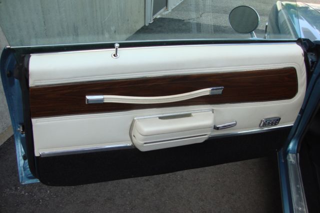 1972 Nordic Blue Oldsmobile Cutlass Coupe