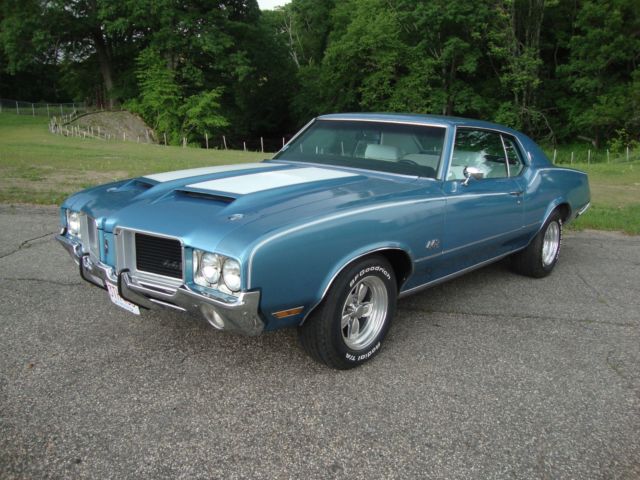 1972 Nordic Blue Oldsmobile Cutlass Coupe